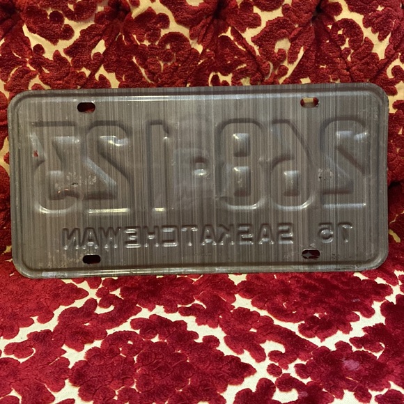 Rustic Retro 1975 Saskatchewan License Plate - Picture 2 of 8